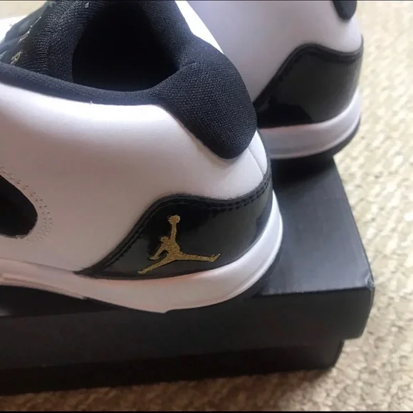 NWT air Jordan Max aura white size 2y - Picture 4 of 5